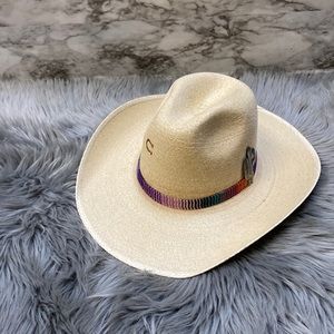 Charlie 1 horse Poncho straw hat